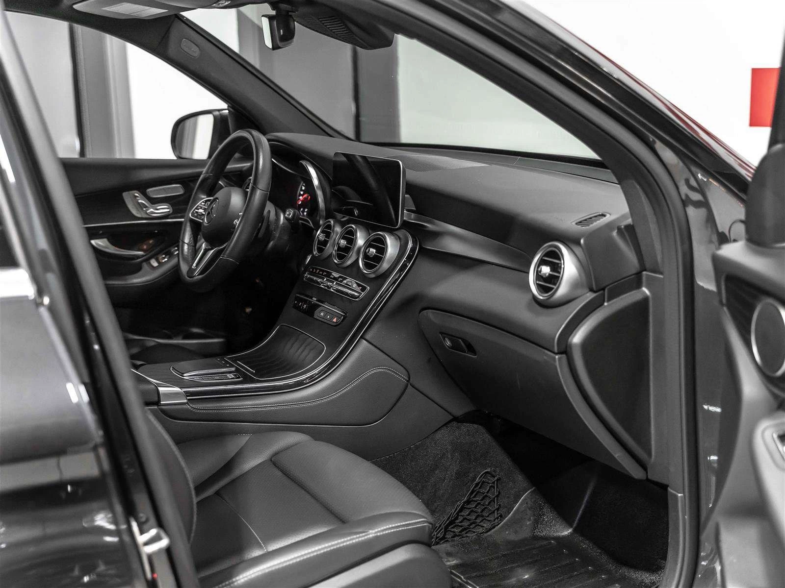 Mercedes-Benz GLC 300 | AMG Night Package| Premium Package| 360, снимка 9 - Автомобили и джипове - 55837055