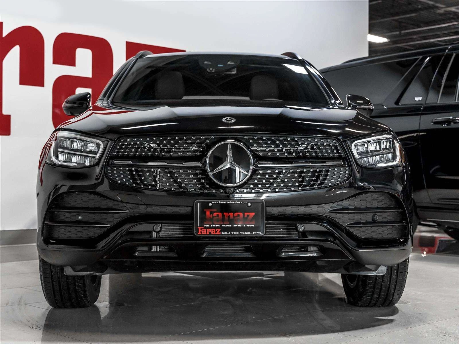 Mercedes-Benz GLC 300 | AMG Night Package| Premium Package| 360, снимка 2 - Автомобили и джипове - 55837055