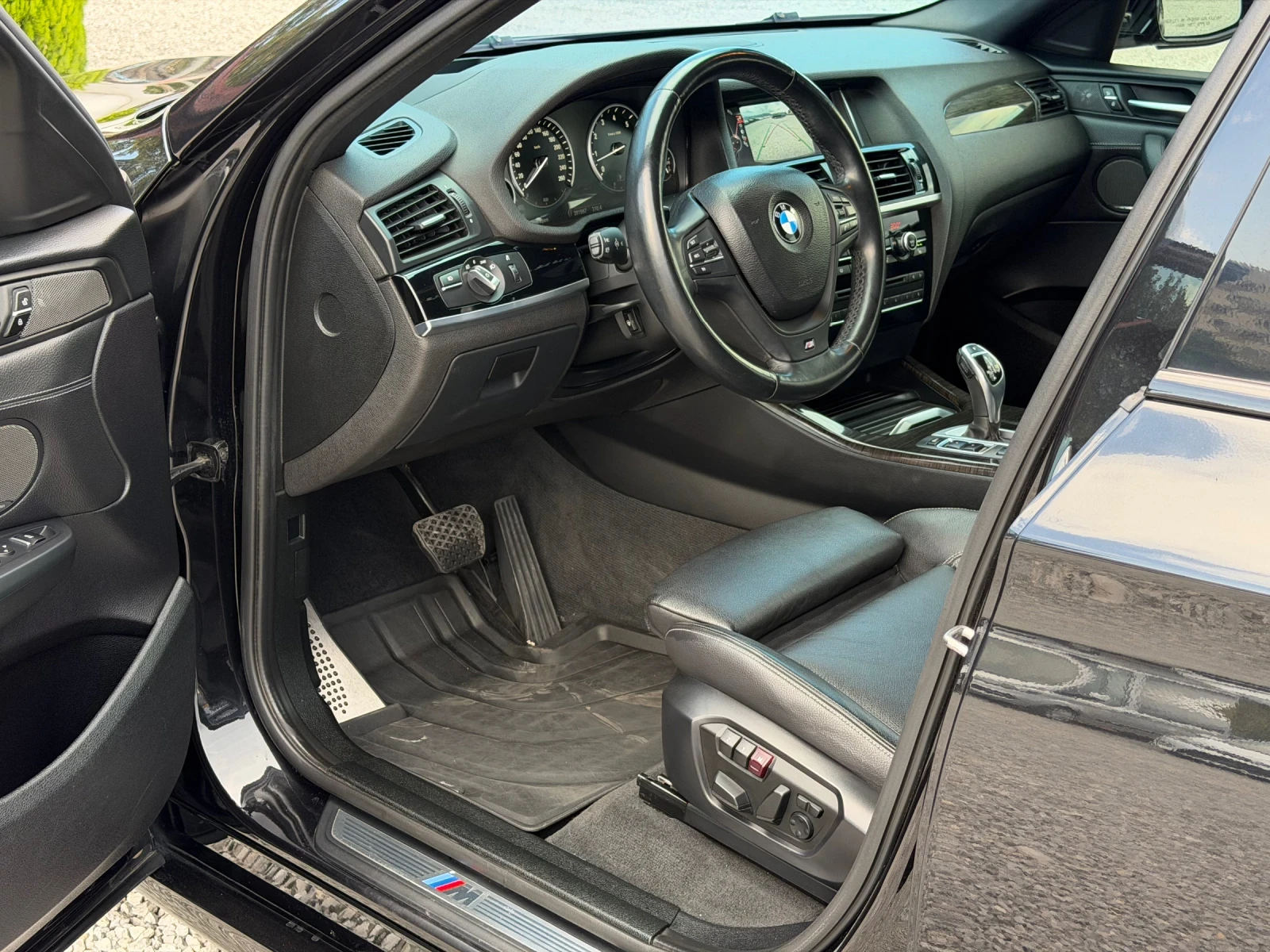 BMW X4 3.5i 306к.с * М-Пакет* * Led* * Камери* , снимка 10 - Автомобили и джипове - 55873332