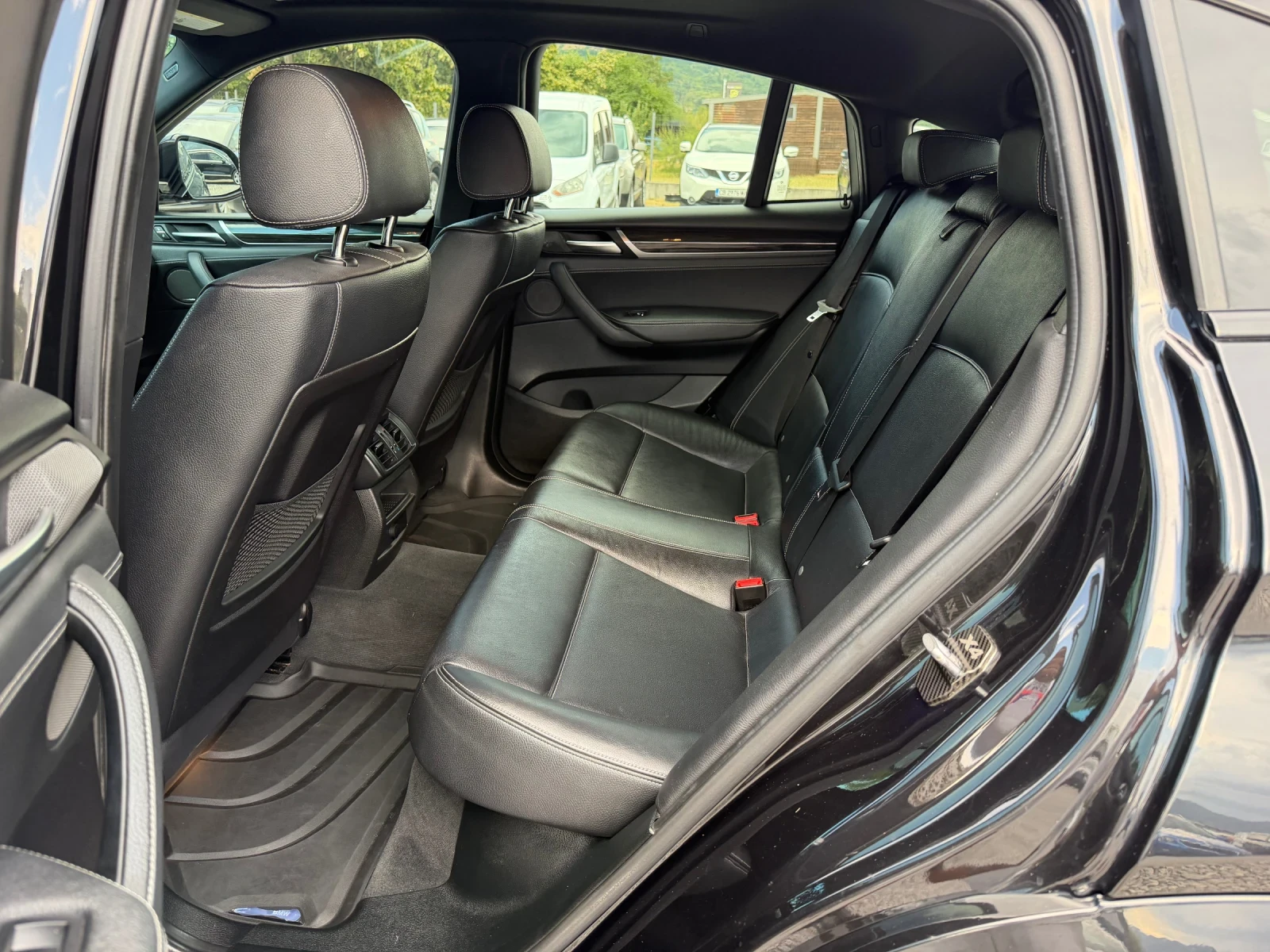 BMW X4 3.5i 306к.с * М-Пакет* * Led* * Камери* , снимка 15 - Автомобили и джипове - 55873332