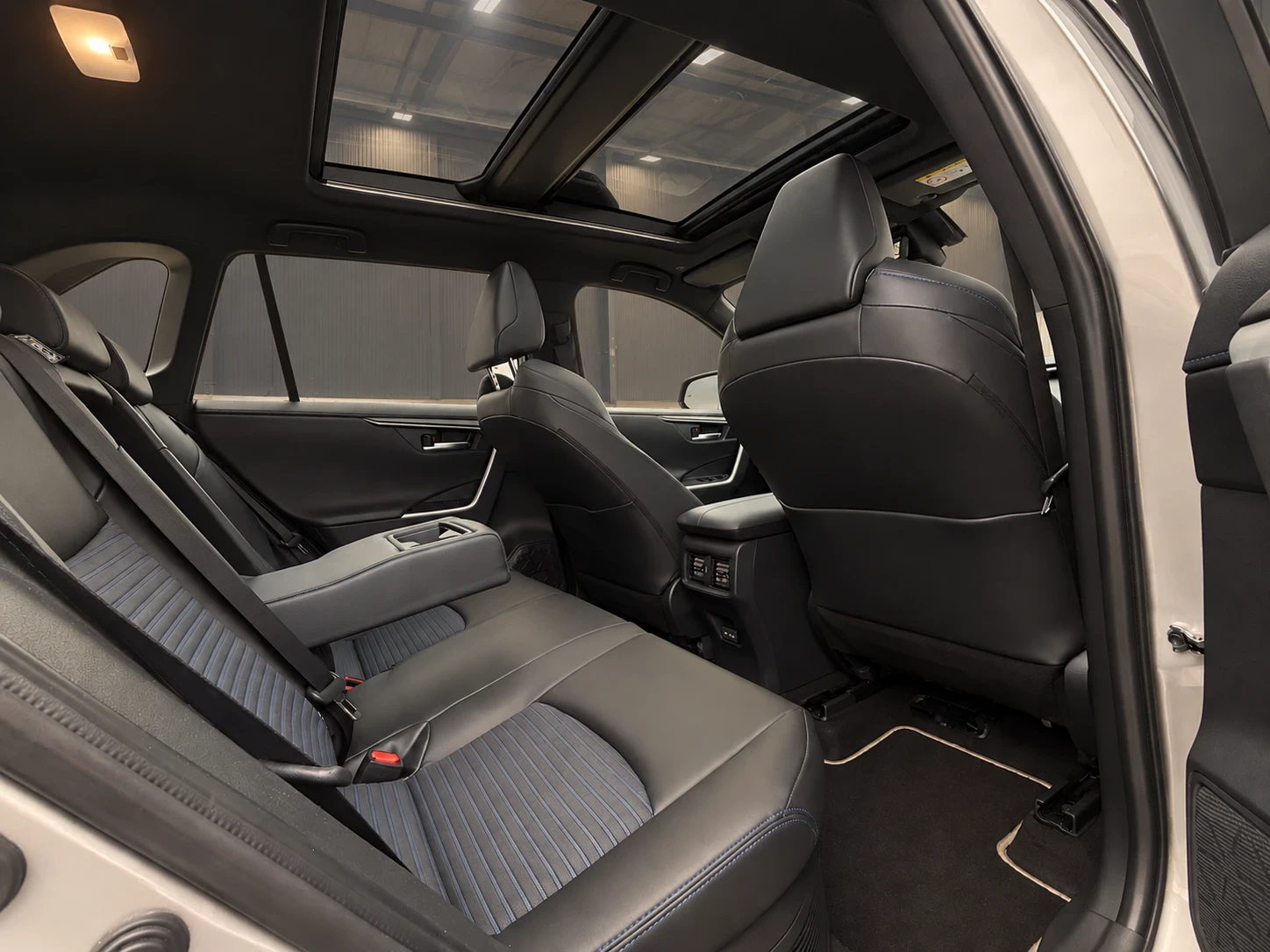 Toyota Rav4 2, 5 Hybrid= ��������= ���������/����������= 360=  | Mobile.bg � ����������� 11