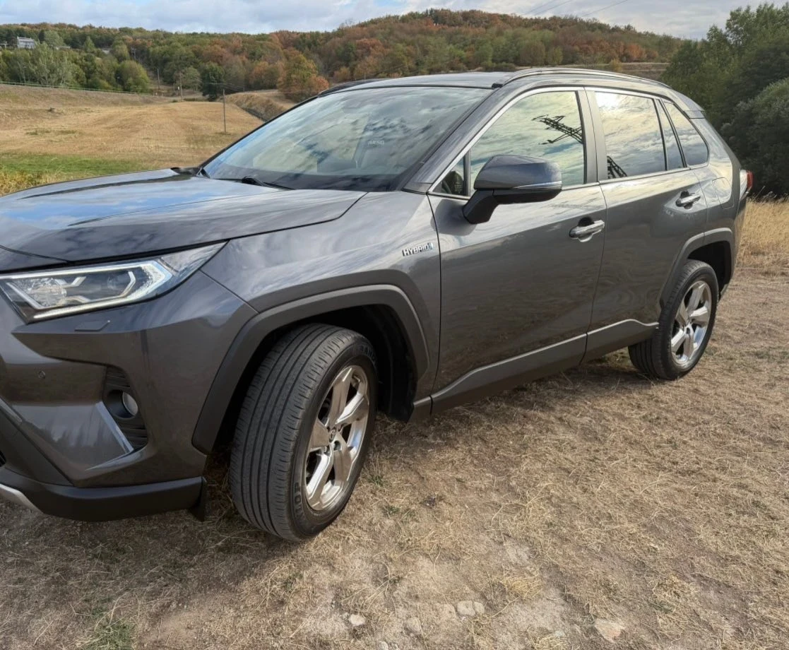 Toyota Rav4 2.5 Hybrid AWD-i Executive 222 к.с. | 1 собственик, снимка 3 - Автомобили и джипове - 56248920