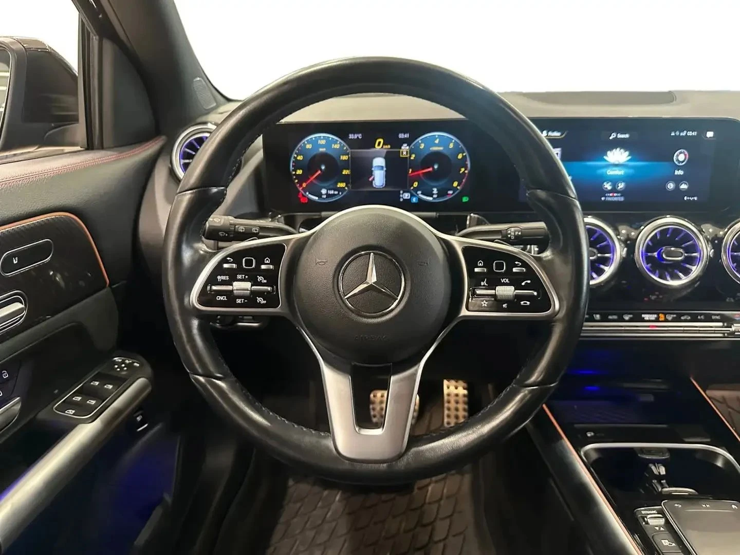 Mercedes-Benz GLA, снимка 8 - Автомобили и джипове - 56727130
