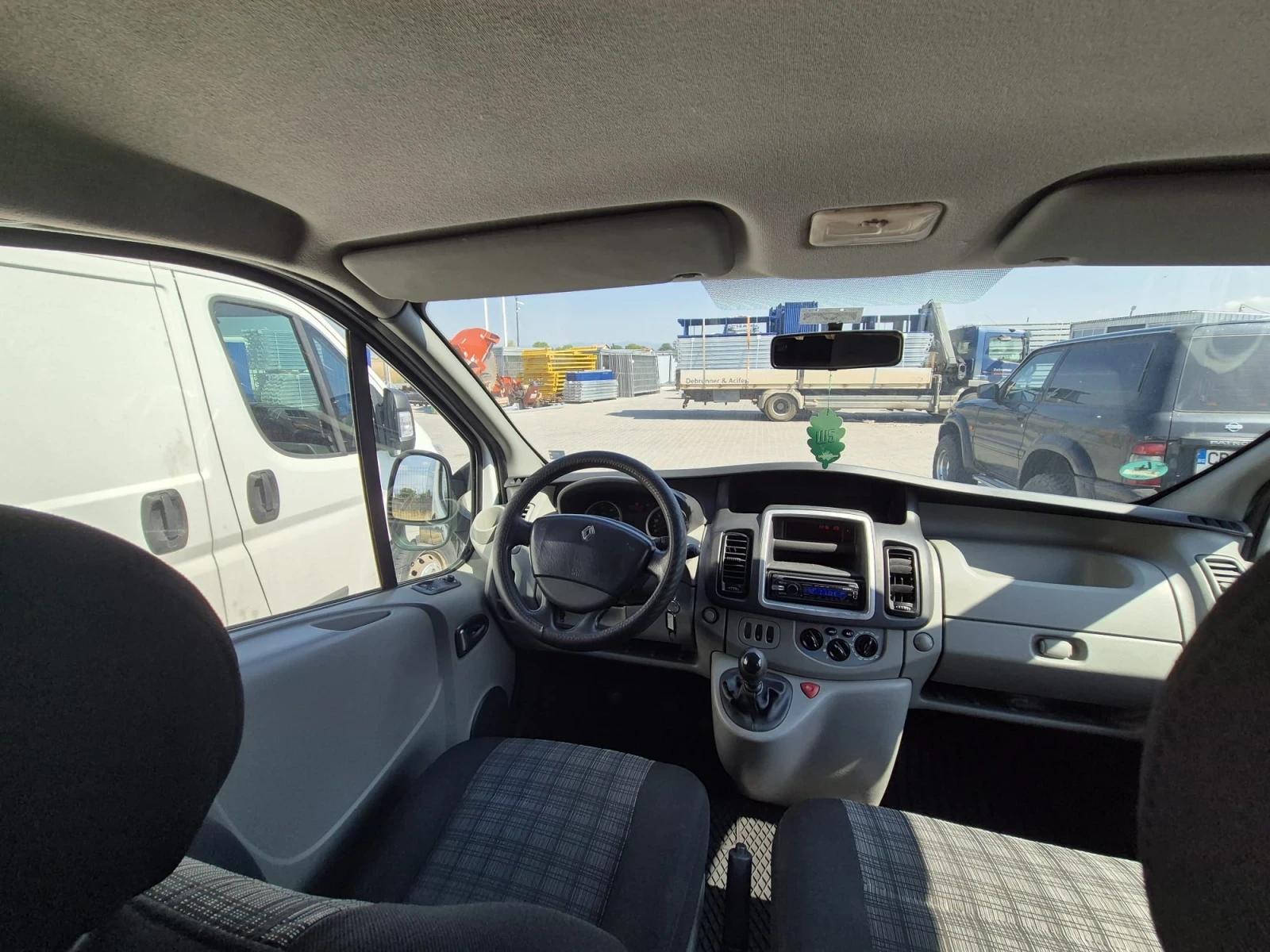 Renault Trafic Пътнически - изображение 4