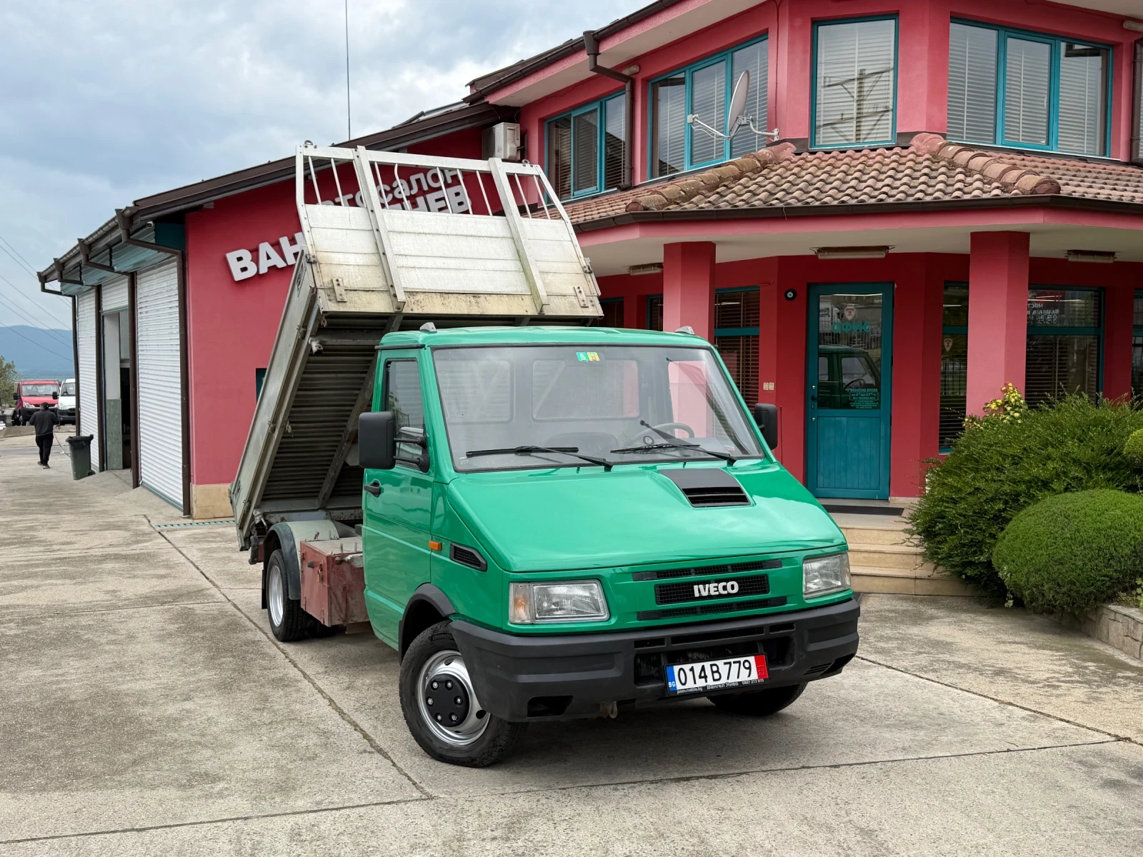 Iveco Daily 35-10 TurboDaily* Тристранен самосвал* 3.00м кош, снимка 2 - Бусове и автобуси - 54484134