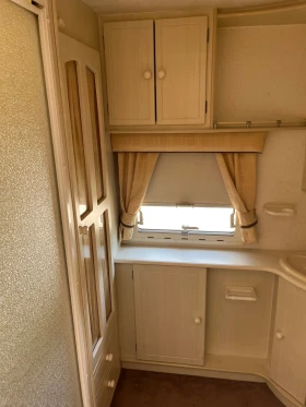 Каравана Coachmen Vip, снимка 12