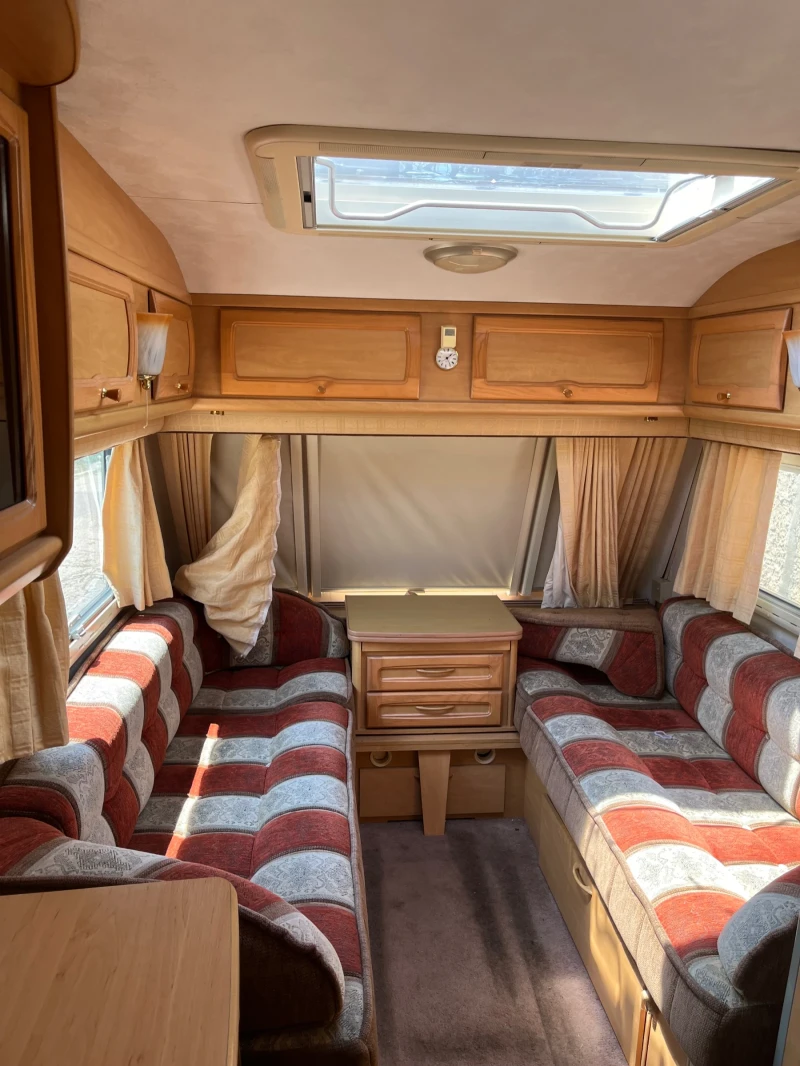 Каравана Coachmen Vip, снимка 6 - Каравани и кемпери - 48884417