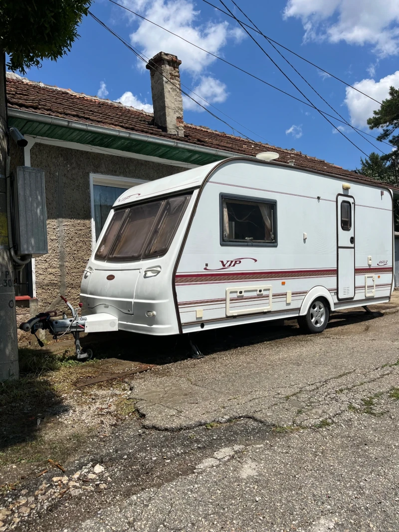 Каравана Coachmen Vip, снимка 8 - Каравани и кемпери - 48884417