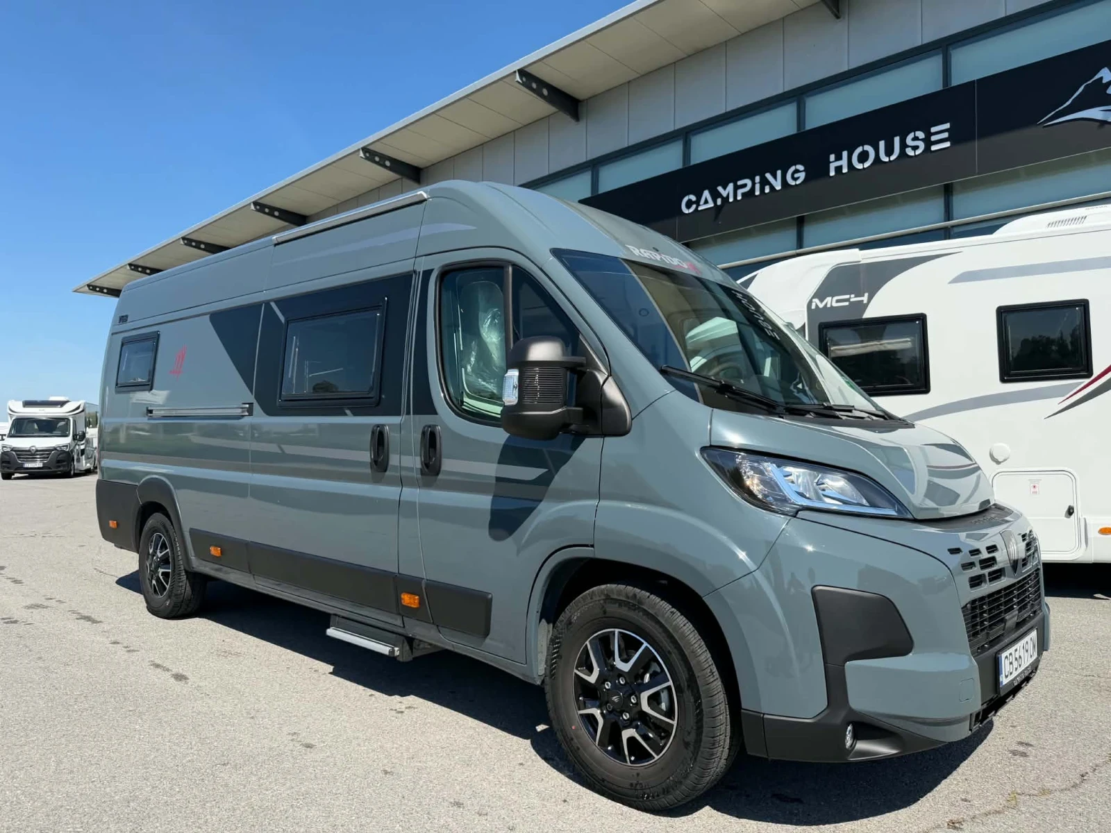 Кемпер Rapido V64 2027 Кралска спалня 
