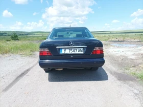 Mercedes-Benz 124 E250D, снимка 8