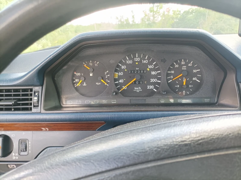 Mercedes-Benz 124 E250D, снимка 13 - Автомобили и джипове - 52433932