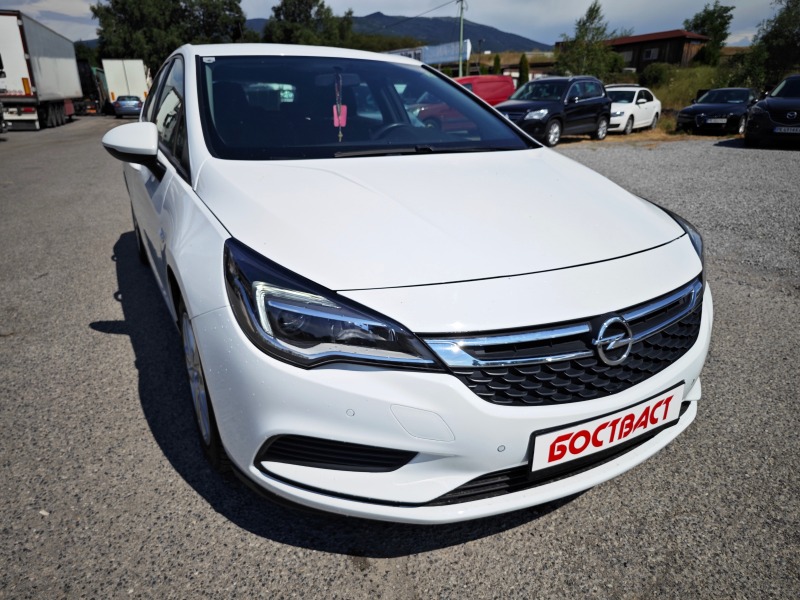 Opel Astra 1, 0Turbo , снимка 7 - Автомобили и джипове - 46682257