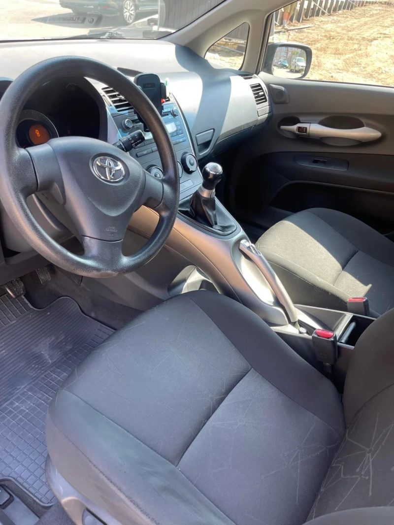 Toyota Auris, снимка 7 - Автомобили и джипове - 47115978