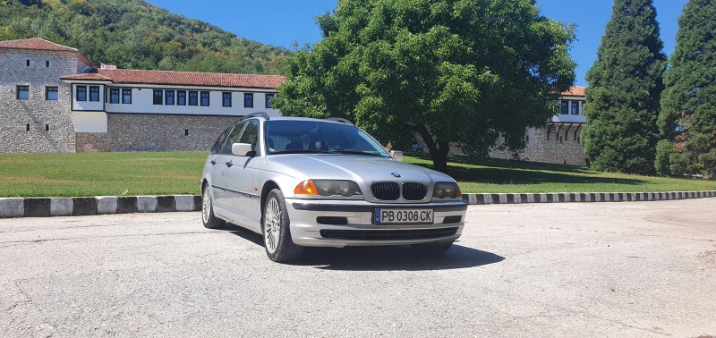 BMW 320, снимка 9 - Автомобили и джипове - 48005646