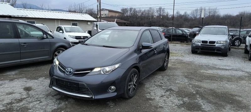 Toyota Auris 1.8 Hybrid, снимка 3 - Автомобили и джипове - 49261625