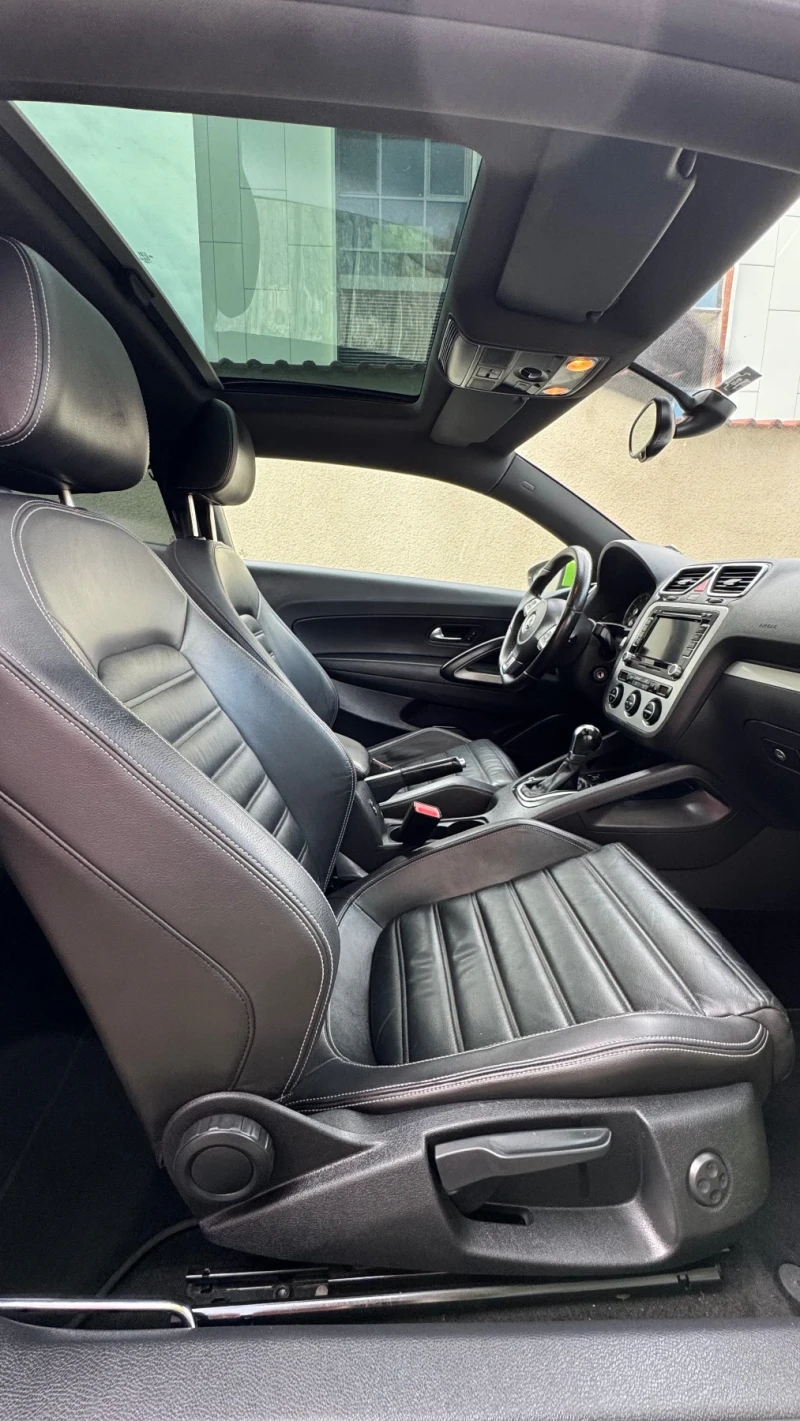 VW Scirocco 2.0 TSI, снимка 9 - Автомобили и джипове - 52488292