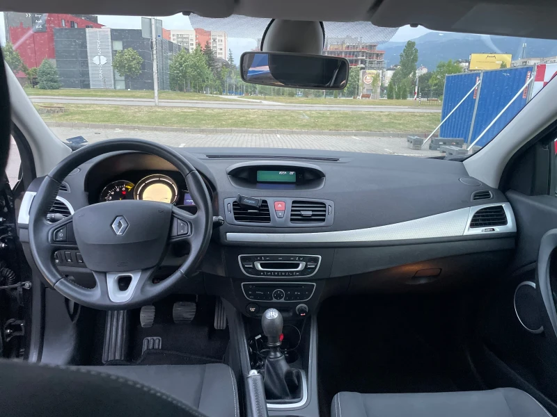 Renault Megane 1.4 130ks, снимка 8 - Автомобили и джипове - 52387425