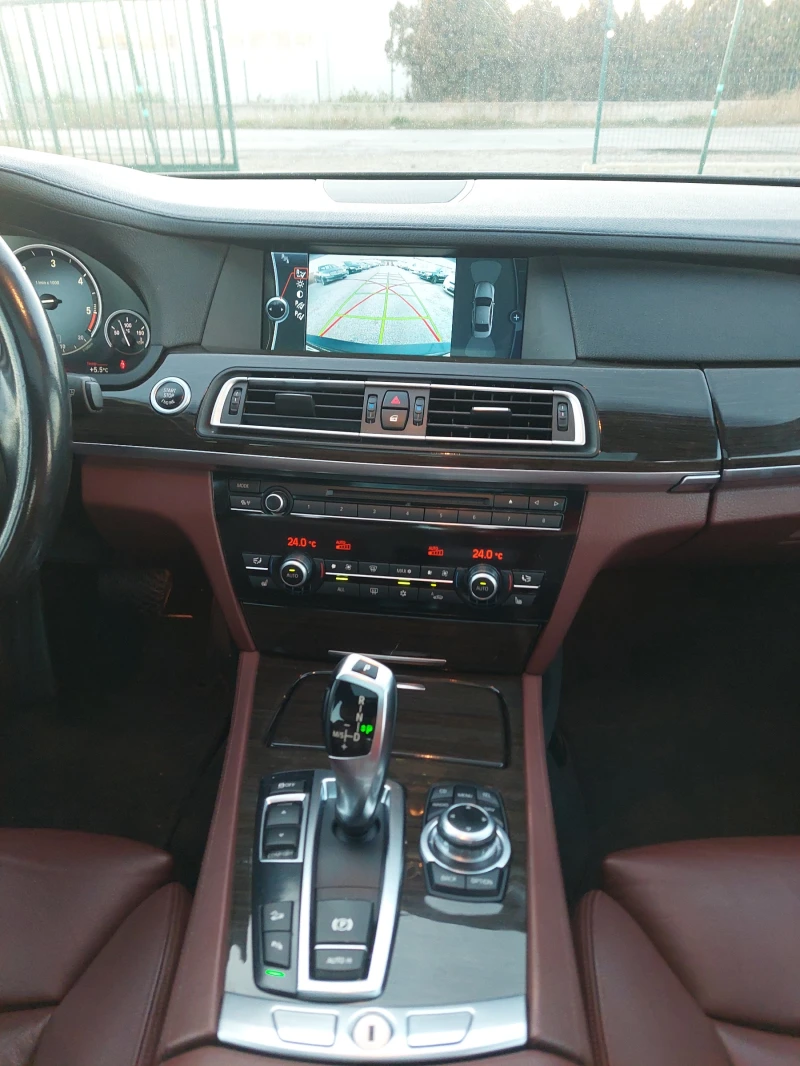 BMW 740, снимка 15 - Автомобили и джипове - 52753739