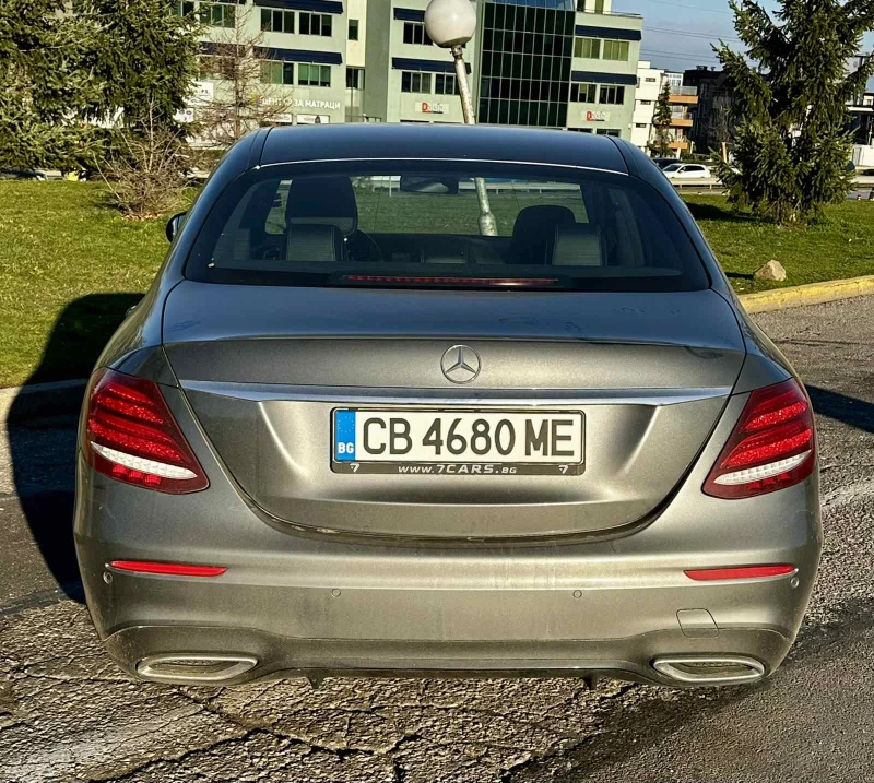 Mercedes-Benz E 350 d AMG Keyless Подгрев Дистроник Лизинг, снимка 3 - Автомобили и джипове - 52817685