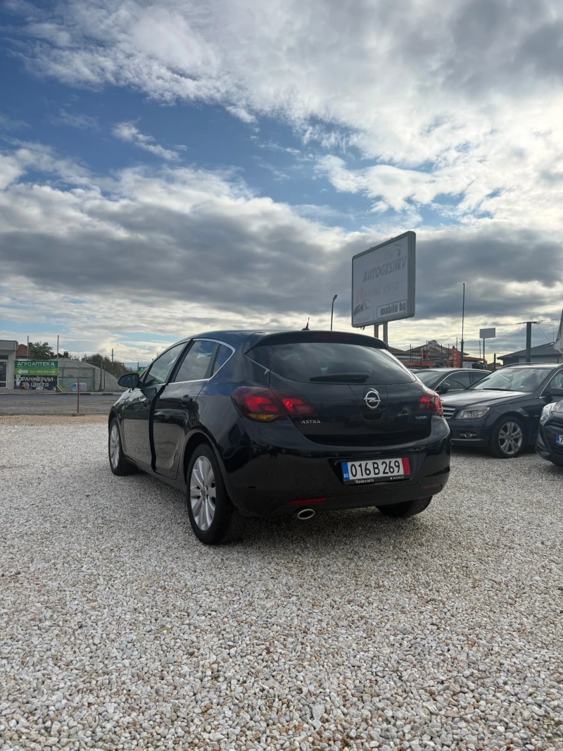 Opel Astra 1.4Т, снимка 2 - Автомобили и джипове - 52842023