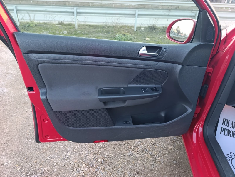 VW Golf 1.4i-16v Бензин, снимка 9 - Автомобили и джипове - 52867894