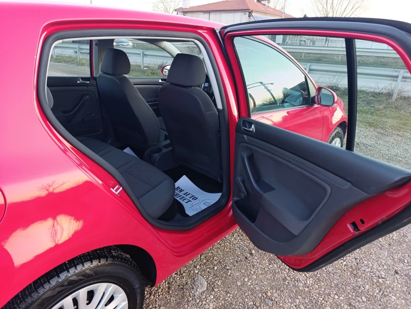 VW Golf 1.4i-16v Бензин, снимка 14 - Автомобили и джипове - 52867894