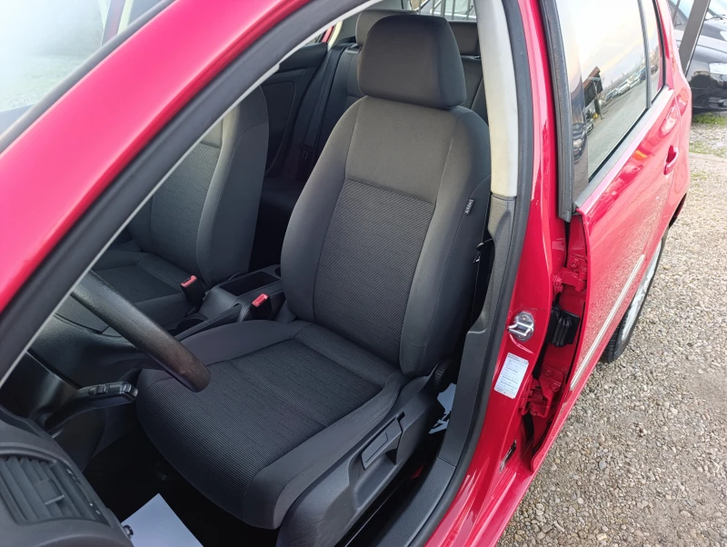VW Golf 1.4i-16v Бензин, снимка 10 - Автомобили и джипове - 52867894