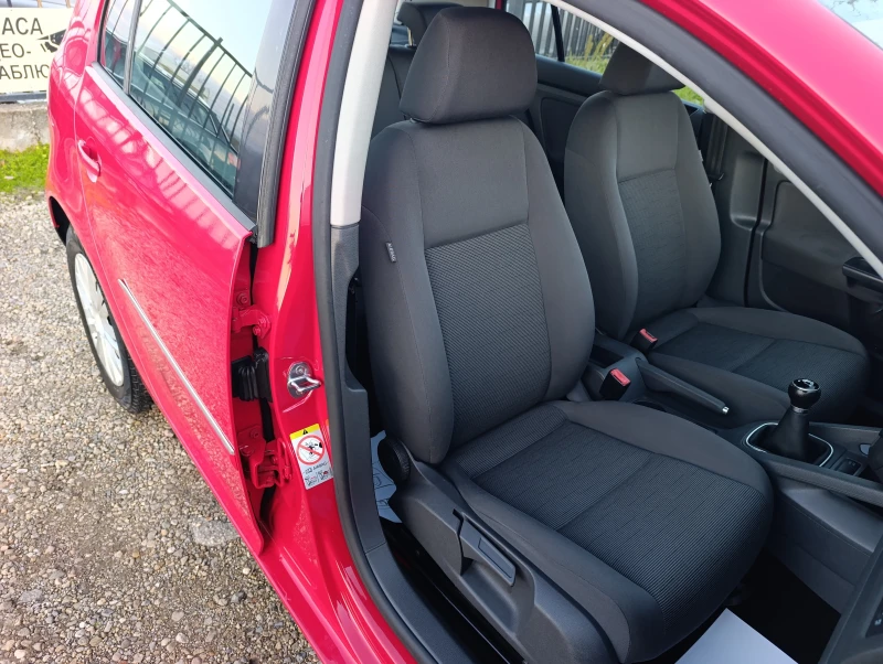 VW Golf 1.4i-16v Бензин, снимка 16 - Автомобили и джипове - 52867894