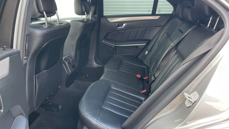 Mercedes-Benz E 350 9 G TRONIC !!! AVANGARD !!! FACE LIFT !!!, снимка 10 - Автомобили и джипове - 53153704