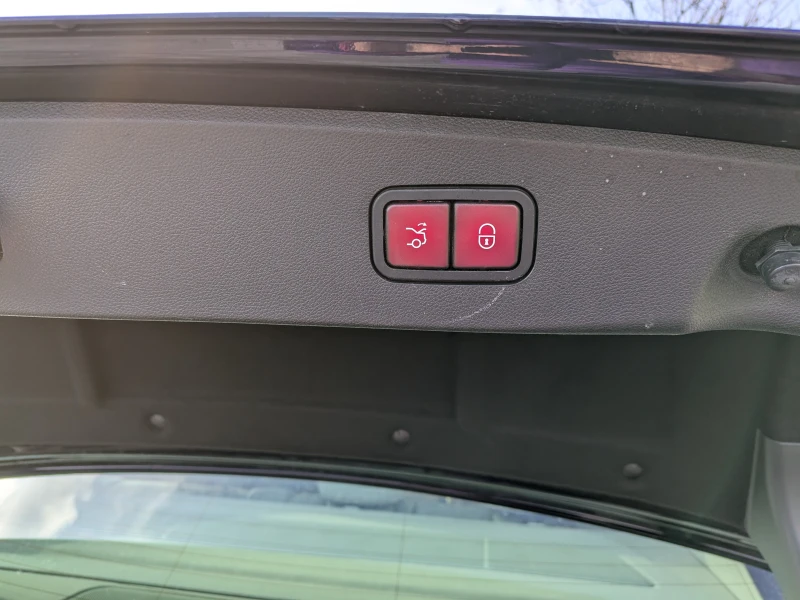 Mercedes-Benz E 350 4 Matic, снимка 17 - Автомобили и джипове - 53186251