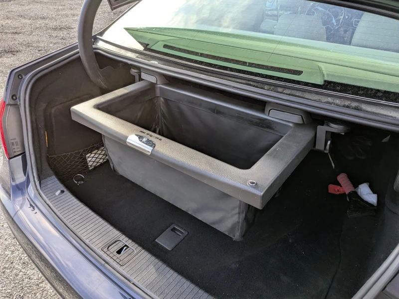 Mercedes-Benz E 350 4 Matic, снимка 16 - Автомобили и джипове - 53186251