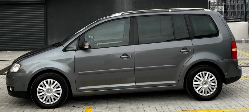 VW Touran 2.0TDI/140/6СКОРОСТА, снимка 4 - Автомобили и джипове - 53484400