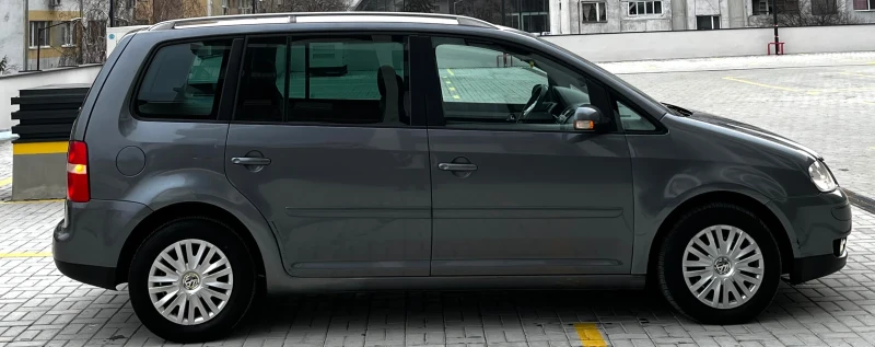 VW Touran 2.0TDI/140/6СКОРОСТА, снимка 7 - Автомобили и джипове - 53484400