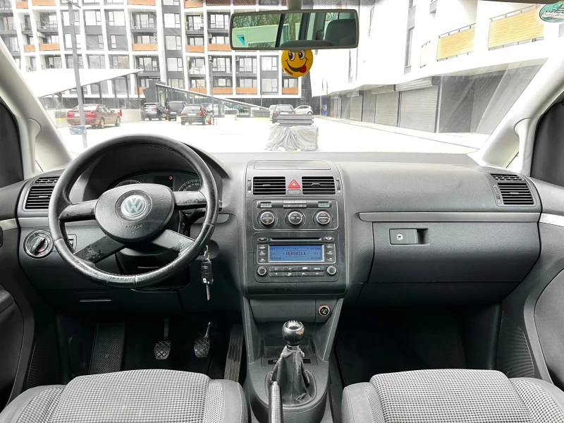 VW Touran 2.0TDI/140/6СКОРОСТА, снимка 15 - Автомобили и джипове - 53484400