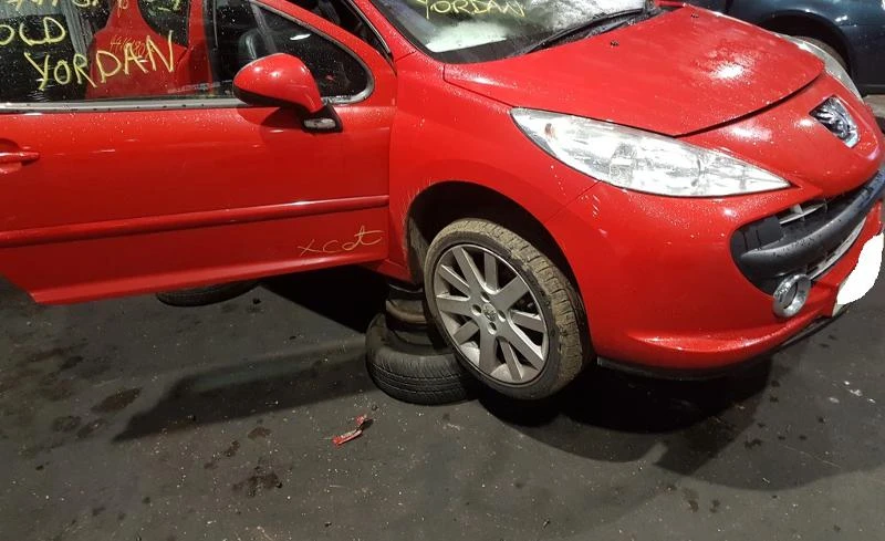 Peugeot 207 1.6Тчасти, снимка 2 - Автомобили и джипове - 10621682