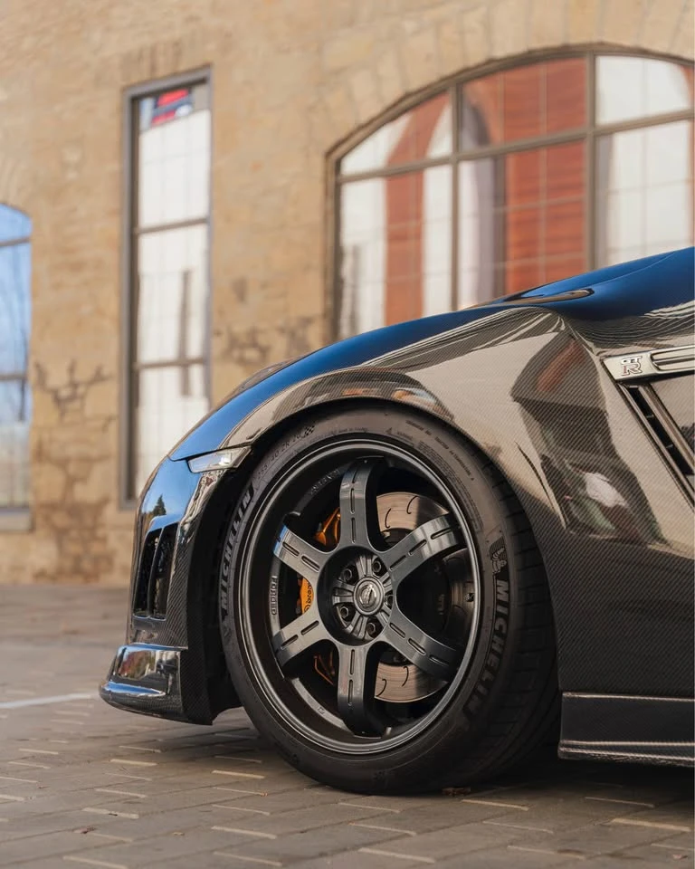 Nissan Gt-r Full Carbon * 750кс * АвтоКредит * (Цена до БГ), снимка 2 - Автомобили и джипове - 53842598