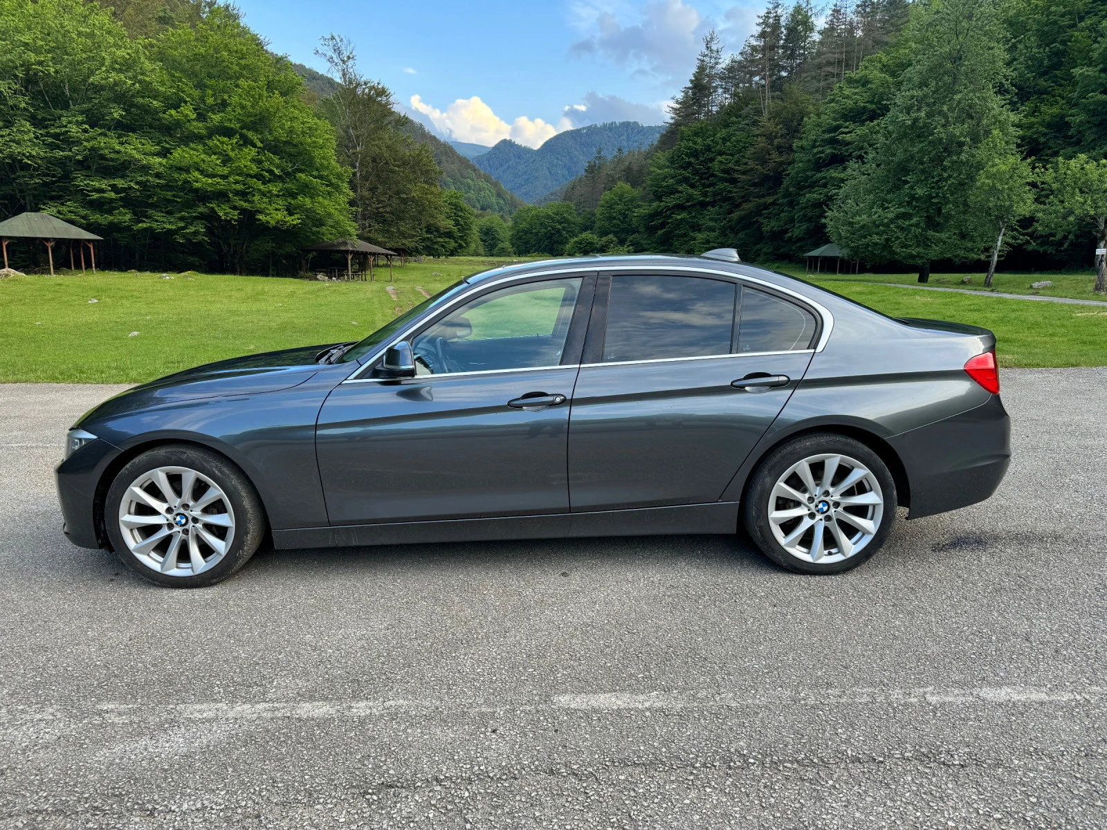 BMW 320 xDrive, Modern - изображение 5