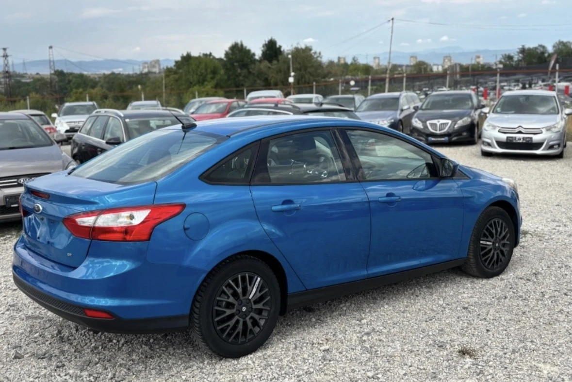 Ford Focus 2.0-160кс , Автомат, снимка 4 - Автомобили и джипове - 51409122