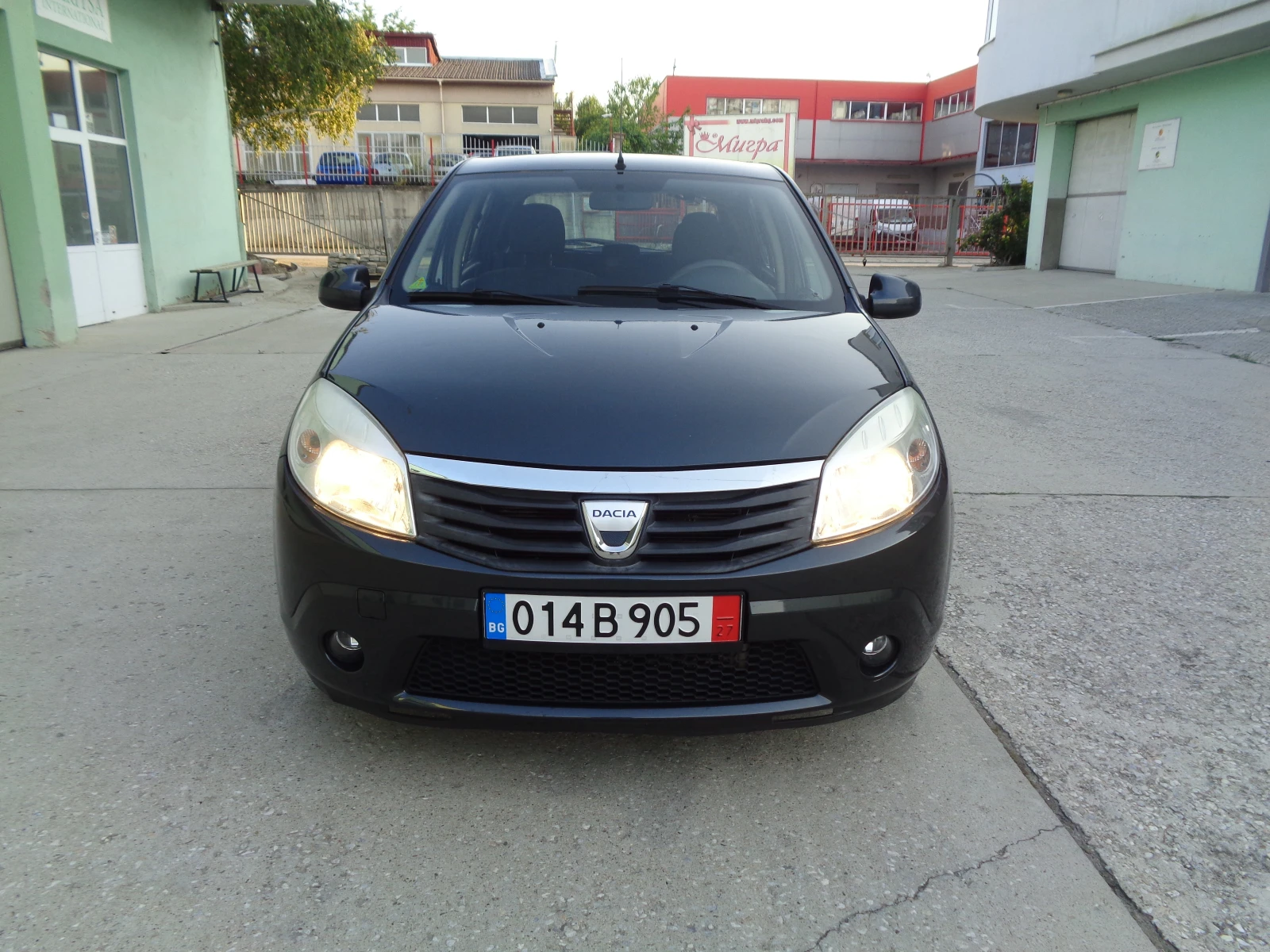Dacia Sandero 1.4i-ГАЗ-БАРТЕР-ЛИЗИНГ - изображение 5