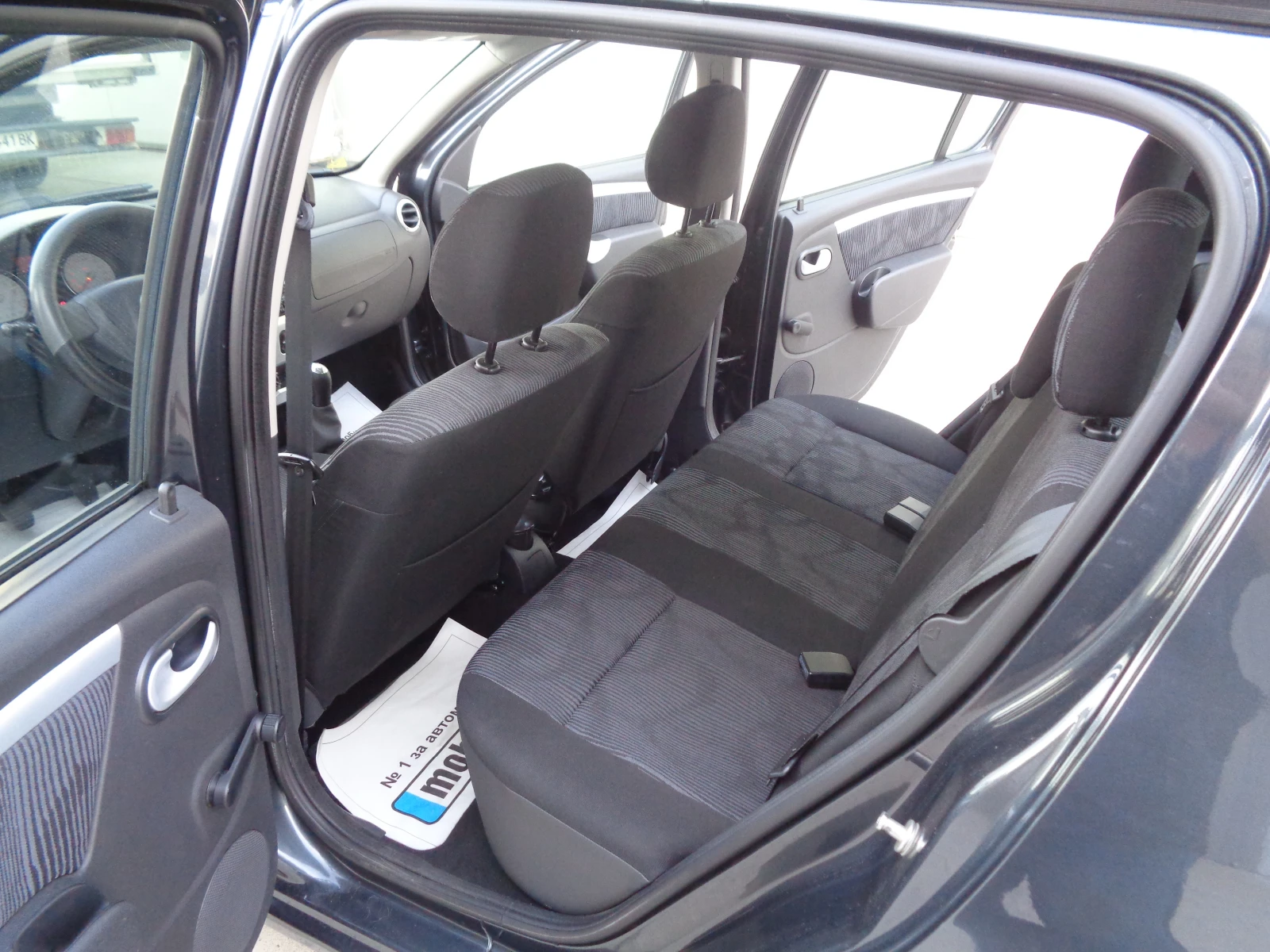 Dacia Sandero 1.4i-ГАЗ-БАРТЕР-ЛИЗИНГ - изображение 10