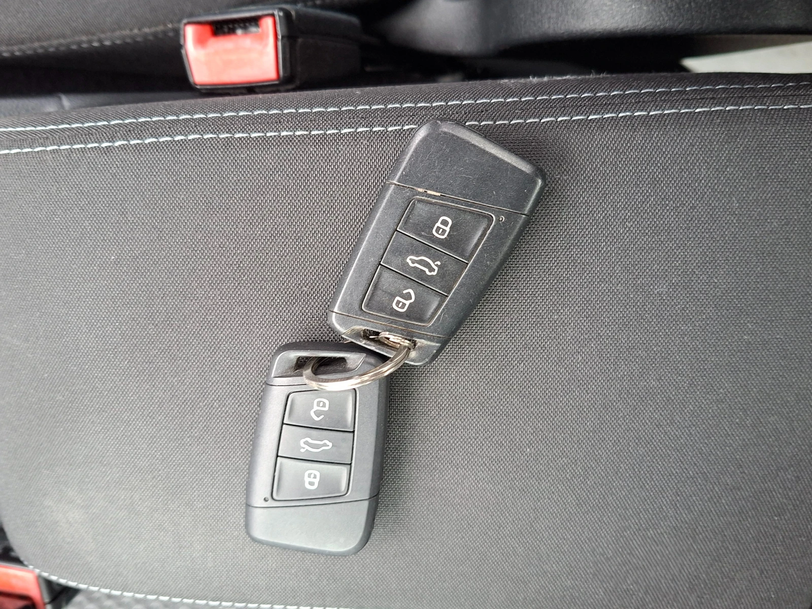 VW Passat, снимка 15 - Автомобили и джипове - 53894254