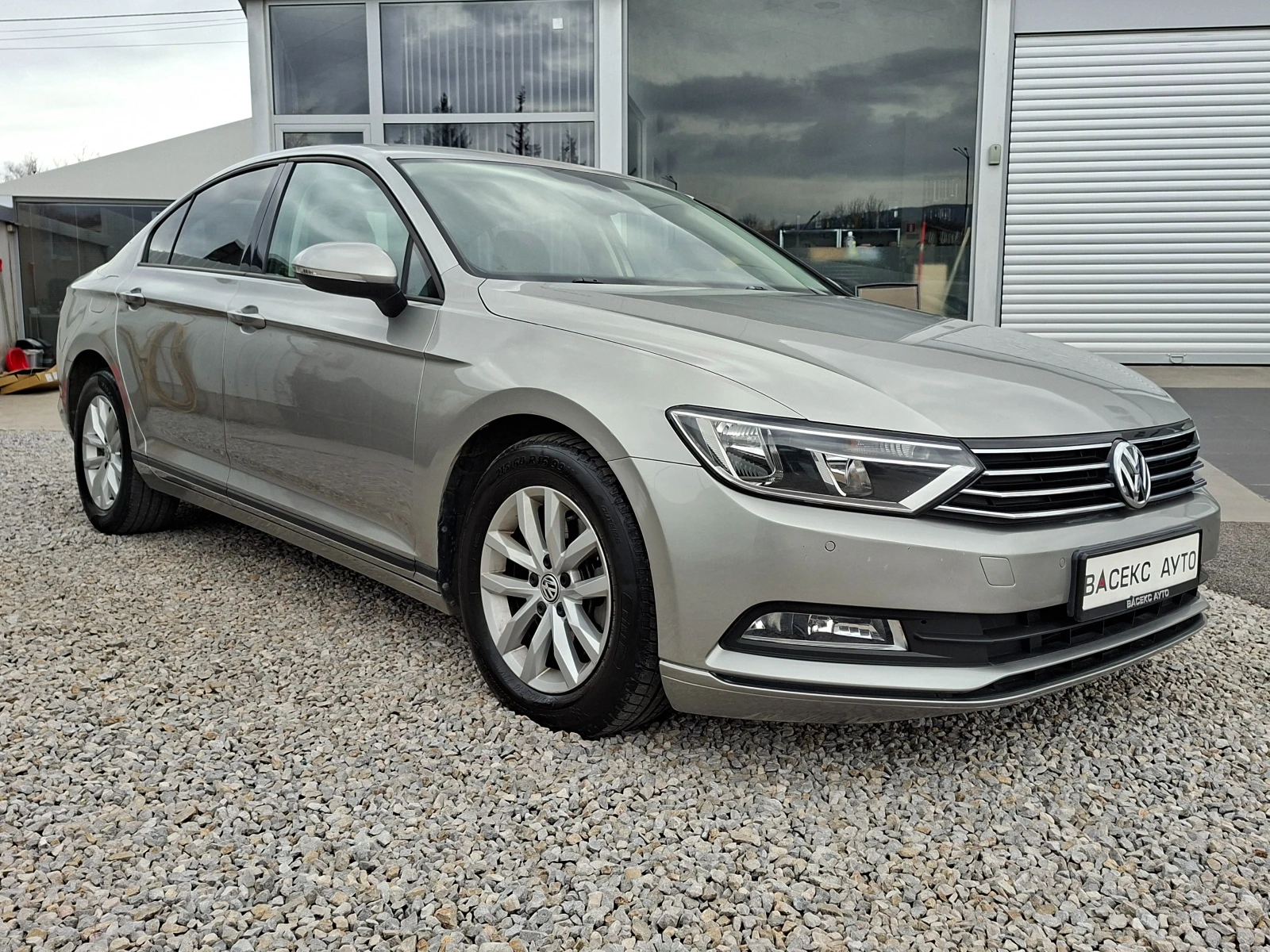 VW Passat