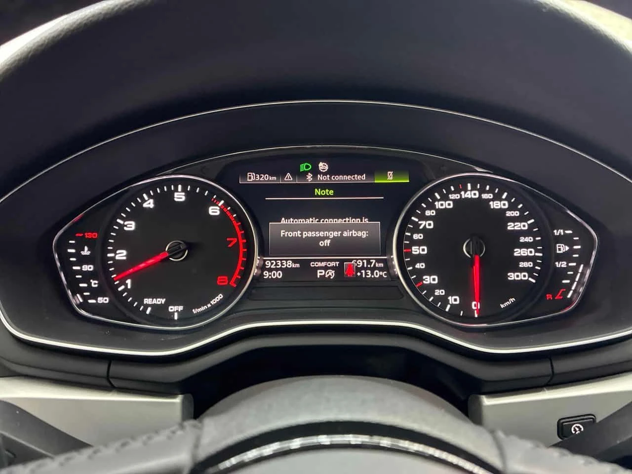 Audi A4  Komfort /CARFAX/DISTRONIC/CAMERA/PANO, снимка 8 - Автомобили и джипове - 53977481