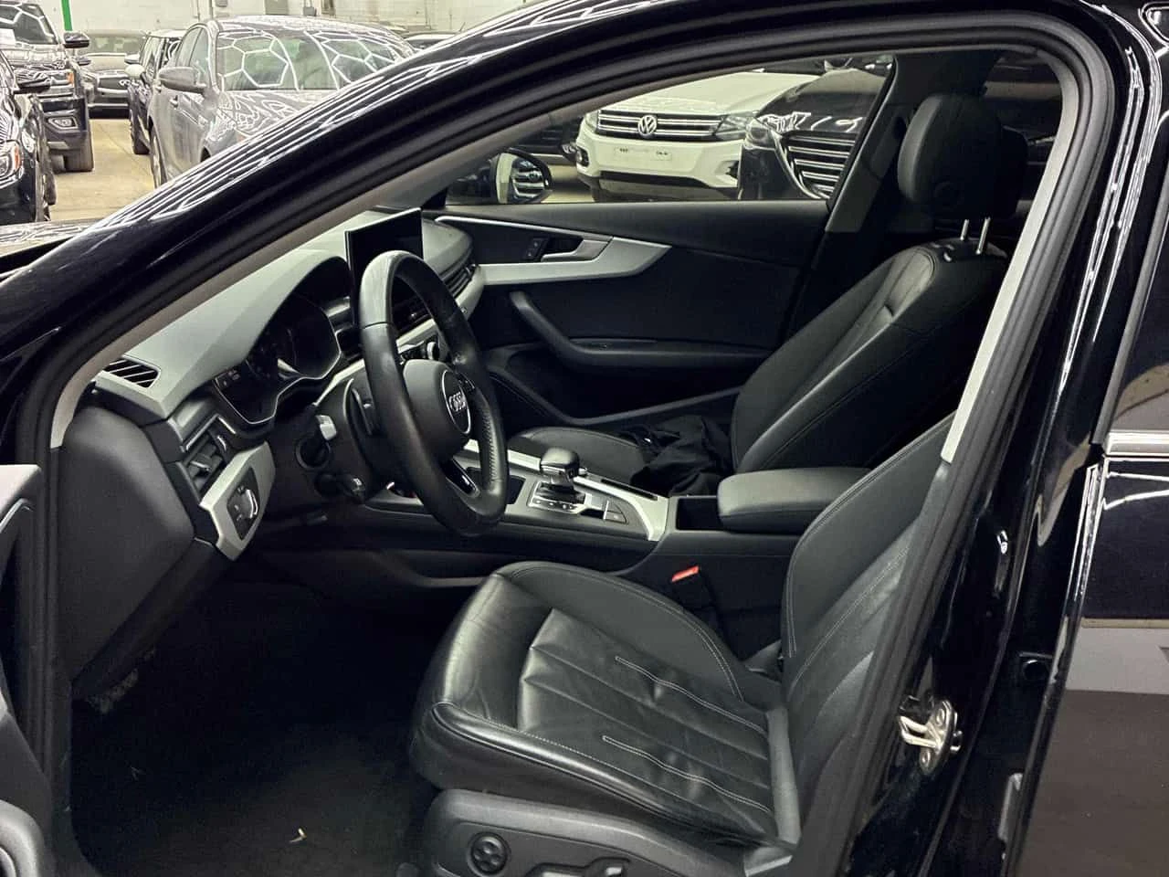 Audi A4  Komfort /CARFAX/DISTRONIC/CAMERA/PANO, снимка 12 - Автомобили и джипове - 53977481