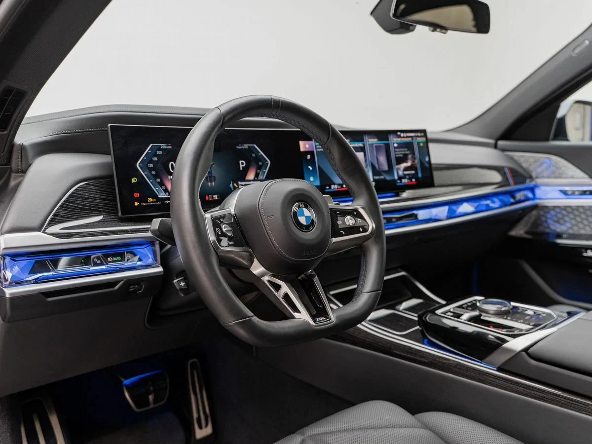 BMW 740 M-Sport xDrive, снимка 7 - Автомобили и джипове - 54098184