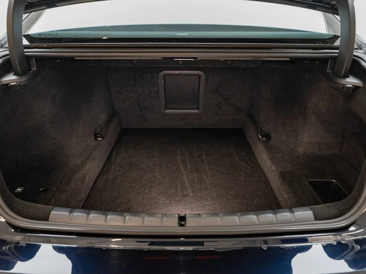 BMW 740 M-Sport xDrive, снимка 12 - Автомобили и джипове - 54098184