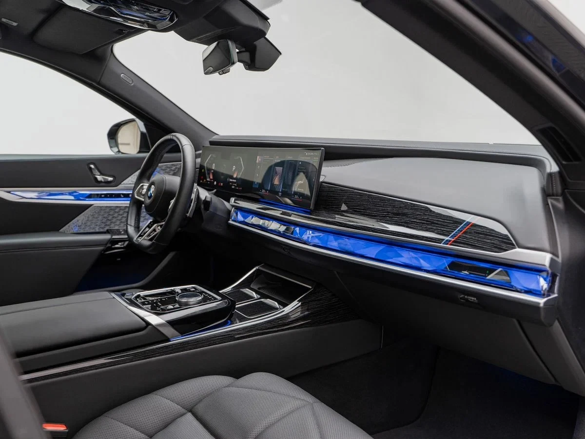 BMW 740 M-Sport xDrive, снимка 9 - Автомобили и джипове - 54098184