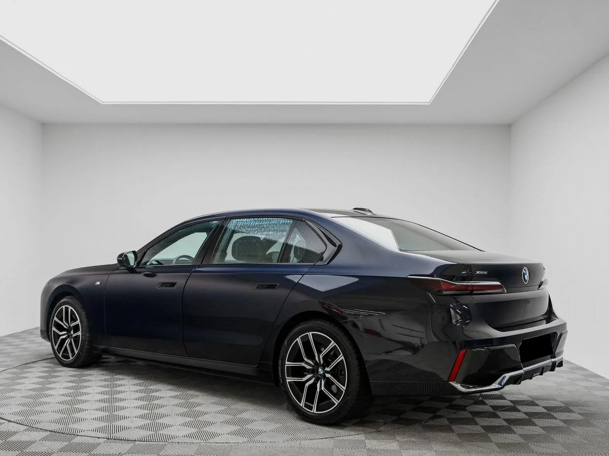 BMW 740 M-Sport xDrive, снимка 6 - Автомобили и джипове - 54098184