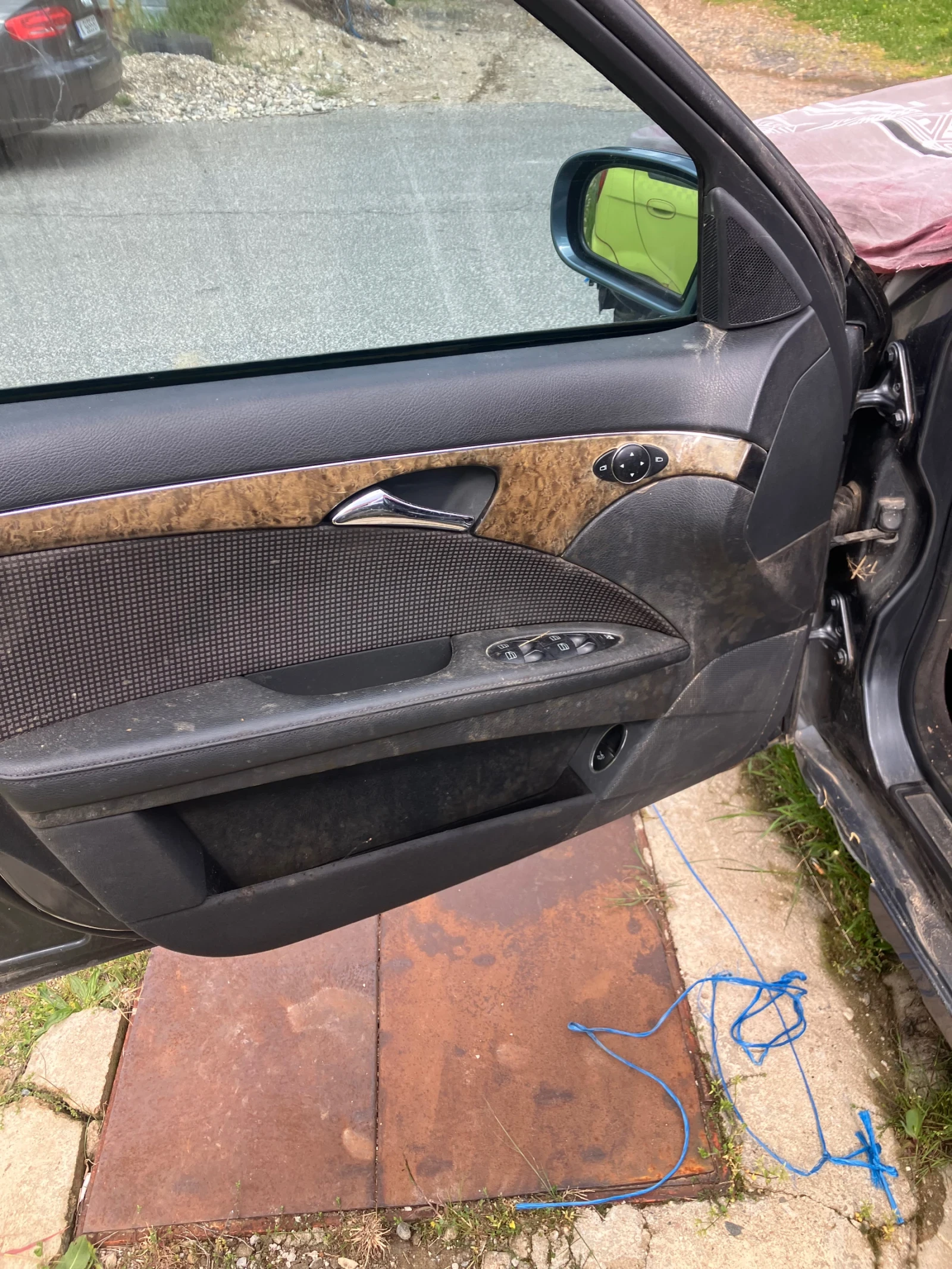 Mercedes-Benz E 220, снимка 7 - Автомобили и джипове - 54386788