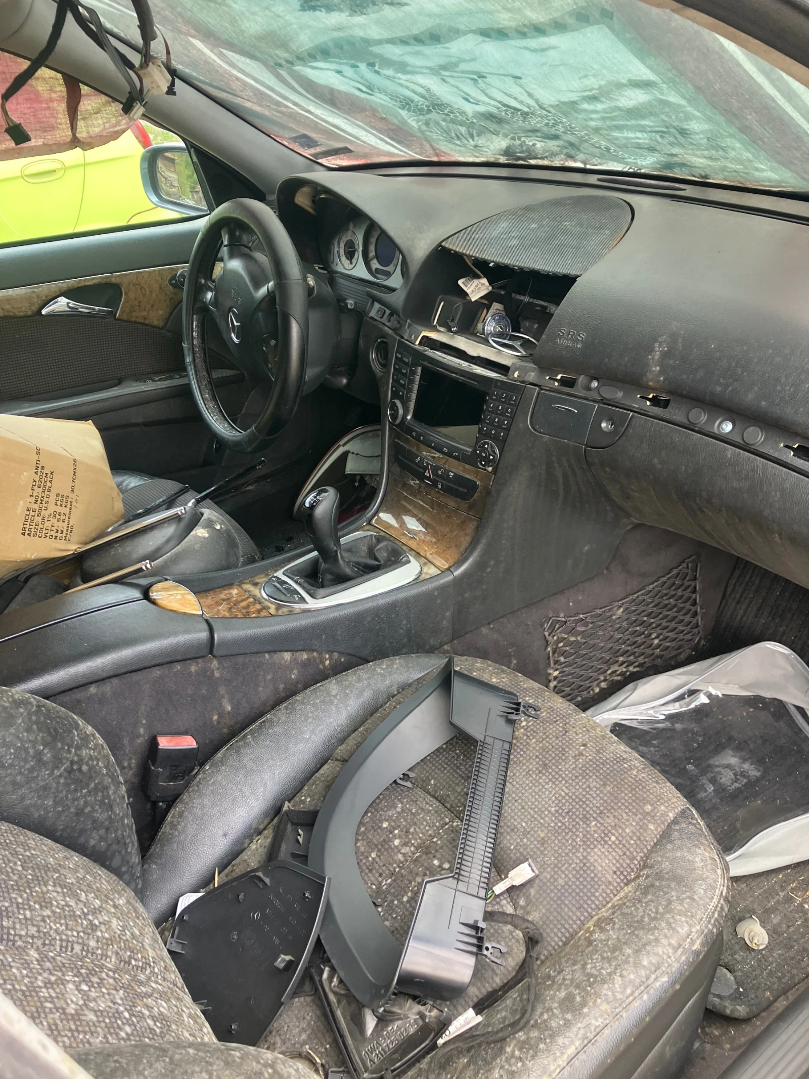 Mercedes-Benz E 220, снимка 10 - Автомобили и джипове - 54386788